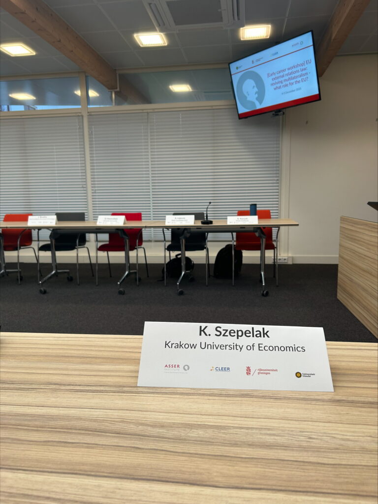 identyfikator na stole